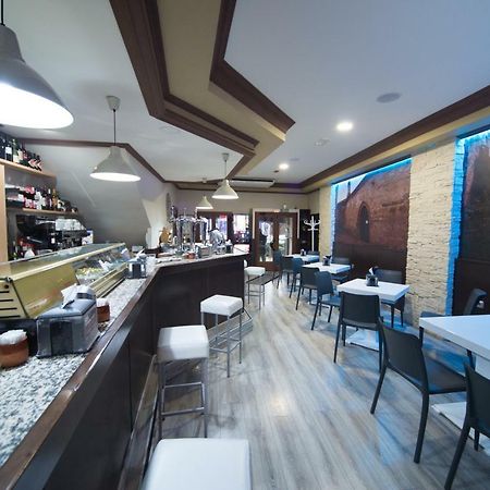 טרוחיו Hostal Julio מראה חיצוני תמונה