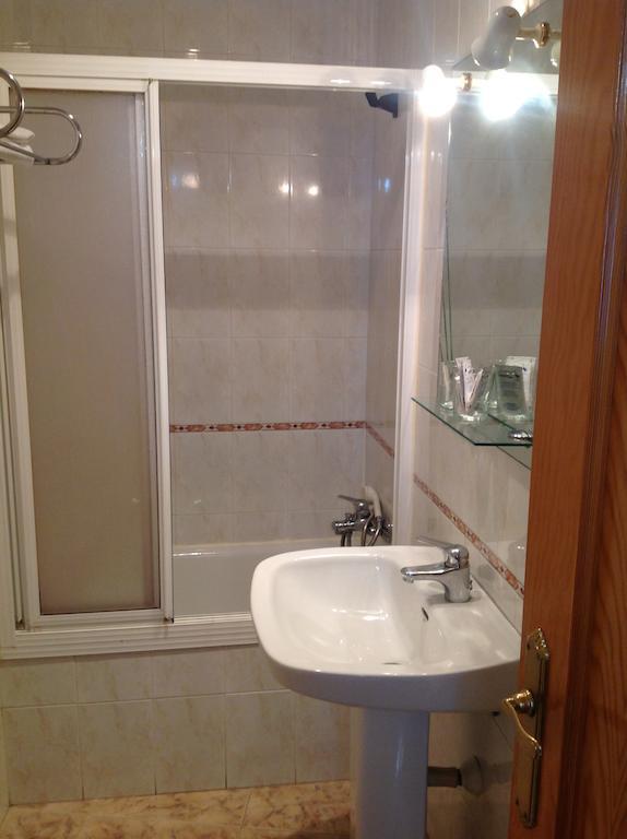 טרוחיו Hostal Julio מראה חיצוני תמונה