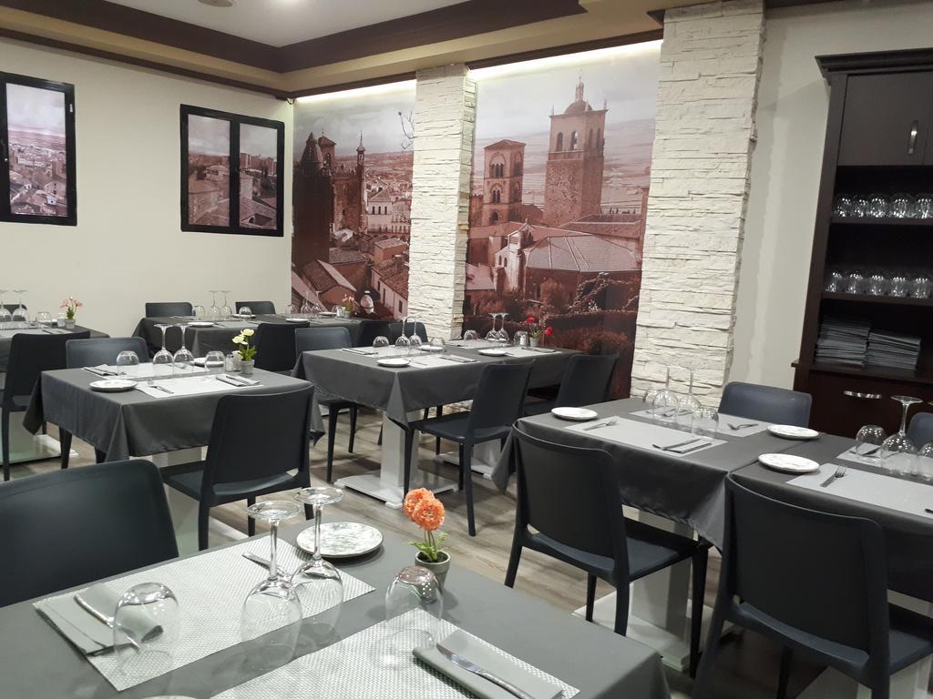 טרוחיו Hostal Julio מראה חיצוני תמונה