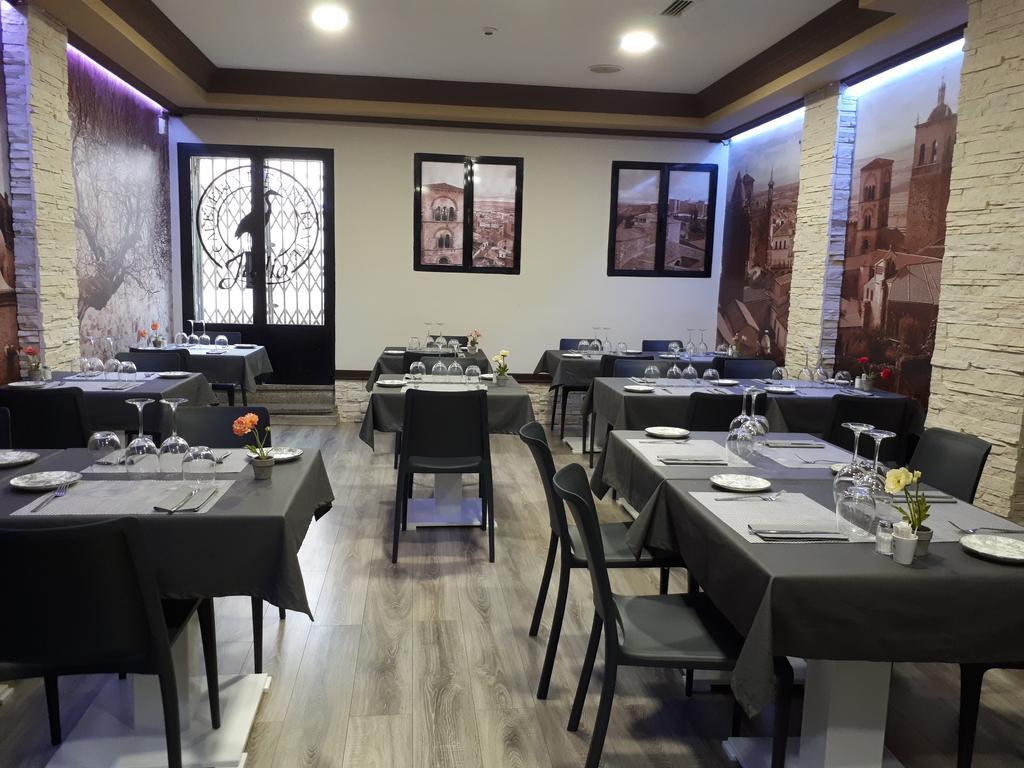 טרוחיו Hostal Julio מראה חיצוני תמונה