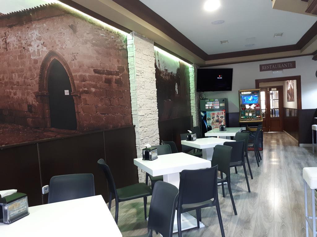 טרוחיו Hostal Julio מראה חיצוני תמונה