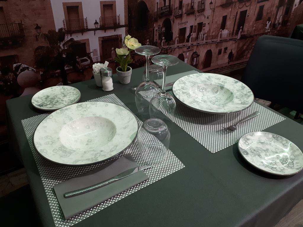 טרוחיו Hostal Julio מראה חיצוני תמונה