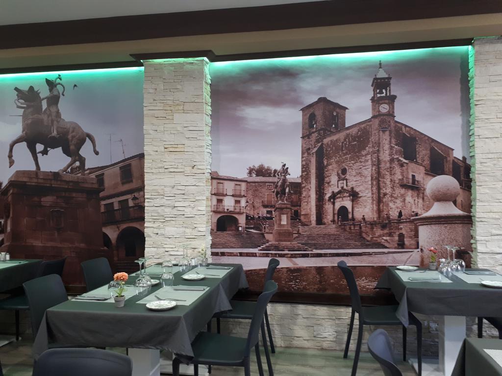 טרוחיו Hostal Julio מראה חיצוני תמונה