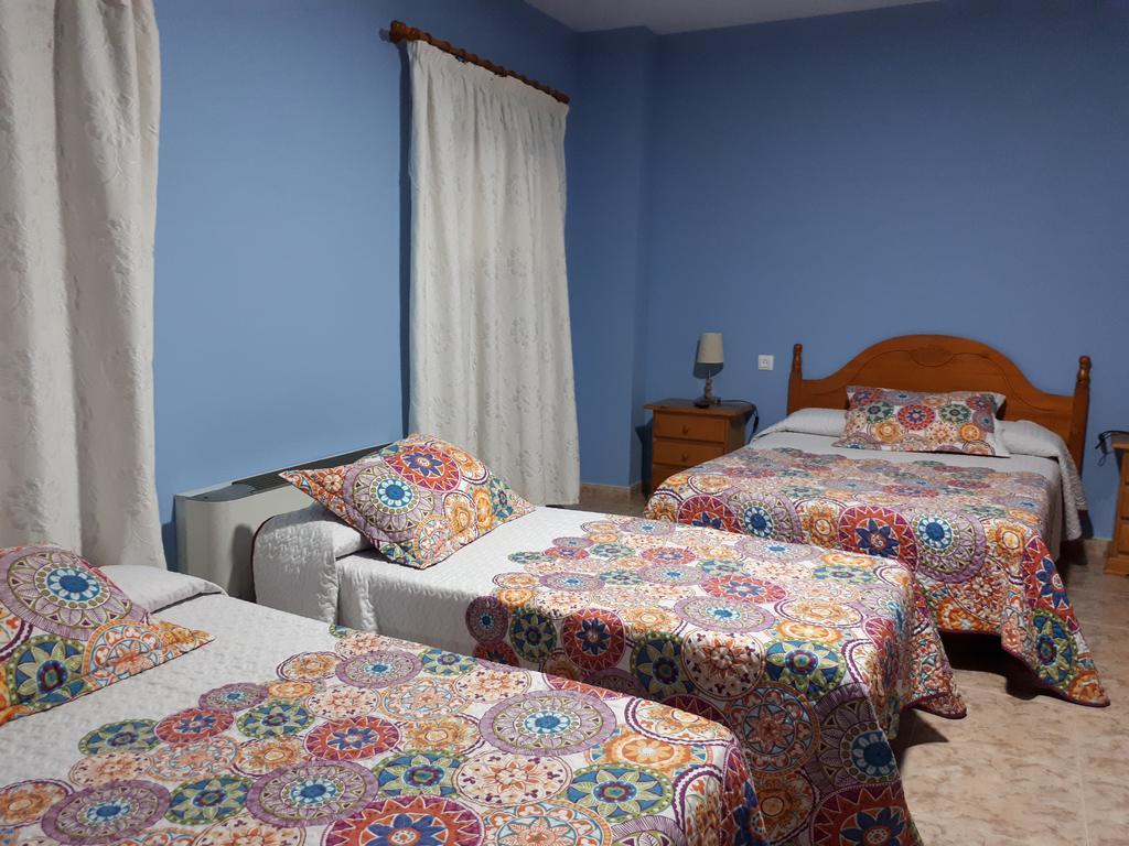 טרוחיו Hostal Julio מראה חיצוני תמונה