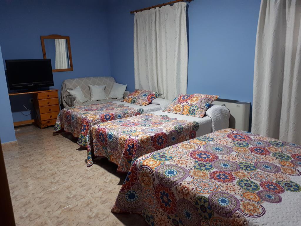טרוחיו Hostal Julio מראה חיצוני תמונה
