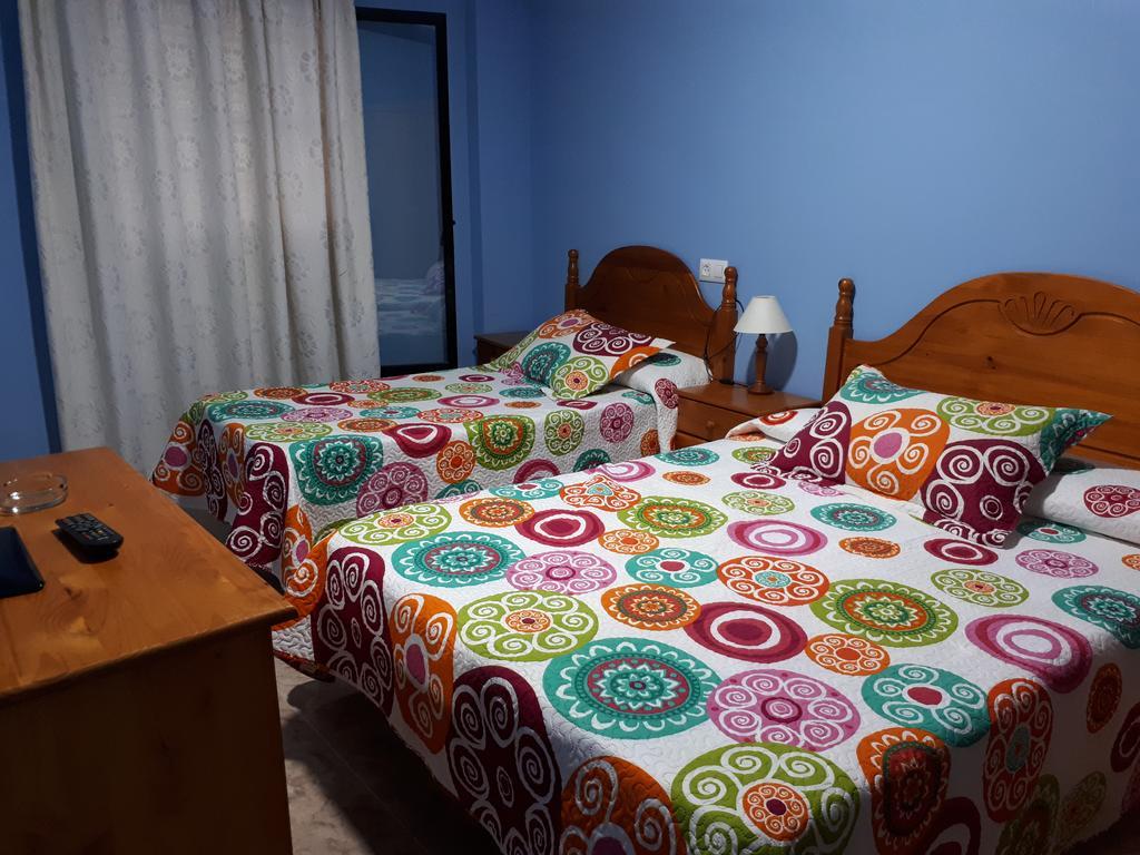 טרוחיו Hostal Julio מראה חיצוני תמונה