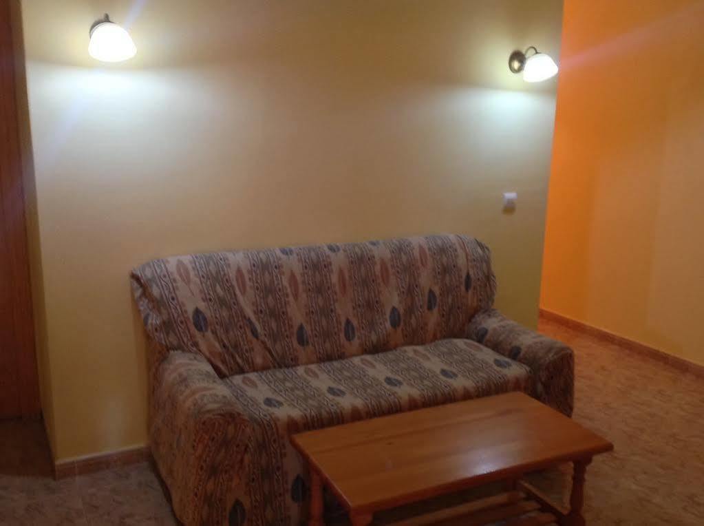 טרוחיו Hostal Julio מראה חיצוני תמונה