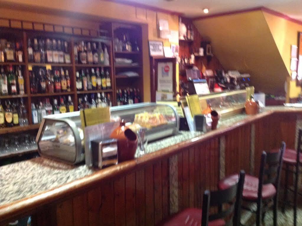 טרוחיו Hostal Julio מראה חיצוני תמונה