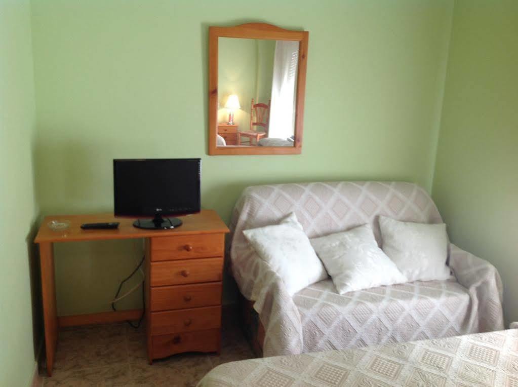 טרוחיו Hostal Julio מראה חיצוני תמונה