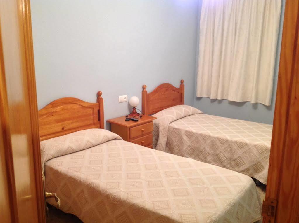 טרוחיו Hostal Julio מראה חיצוני תמונה