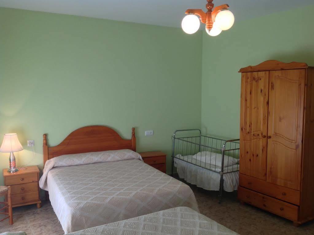 טרוחיו Hostal Julio מראה חיצוני תמונה
