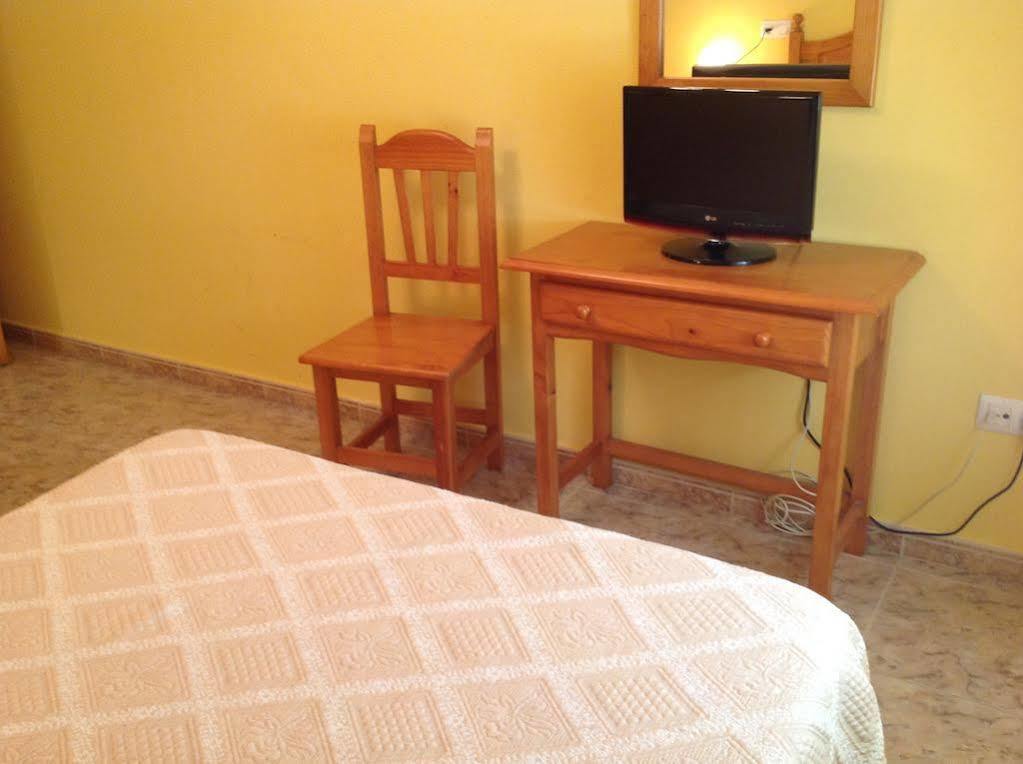 טרוחיו Hostal Julio מראה חיצוני תמונה