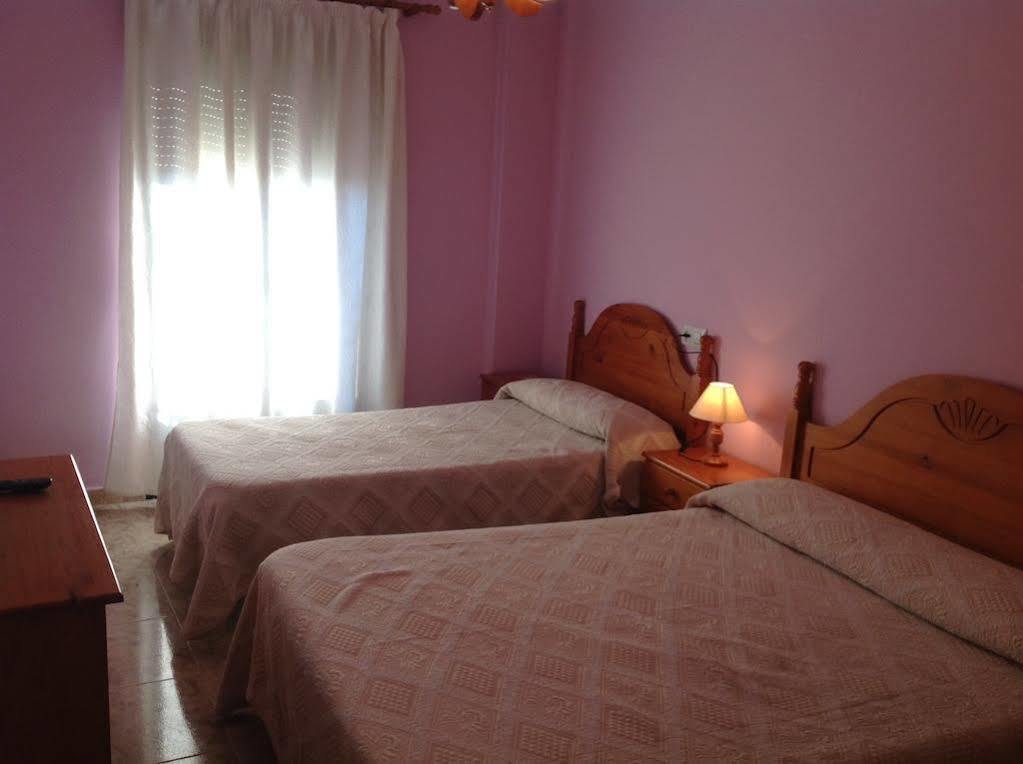 טרוחיו Hostal Julio מראה חיצוני תמונה