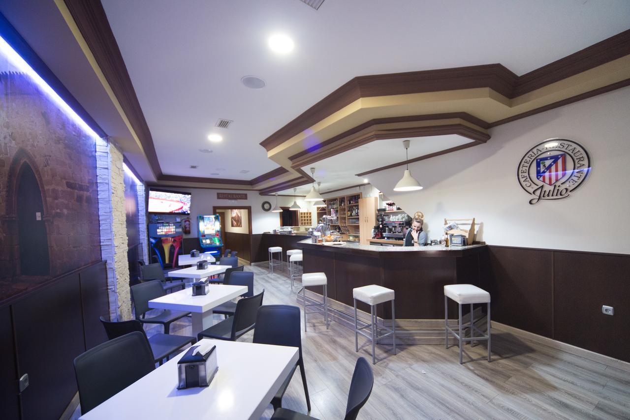 טרוחיו Hostal Julio מראה חיצוני תמונה